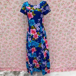 70s vintage maxi dress | S-M | Hawaiian floral blue pink purple hibiscus